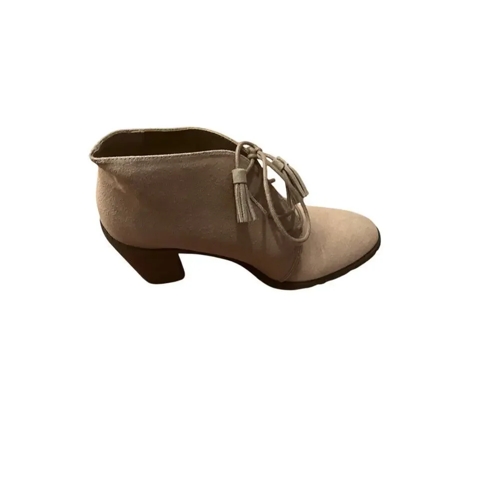 Restricted ankle lace